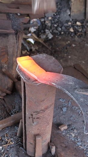 The Best Skills Of Making Half Moon Knife From The Head Of Leaf Spring. | Kambrok craft