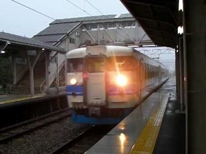 JR北陸本線 475系普通列車 入線シーン（+アニーローリー）