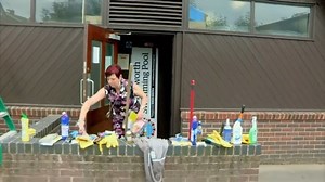 Ella ha encontrado una manera de hacer negocio limpiando | Limpiadores Compulsivos - Capitulos Completos