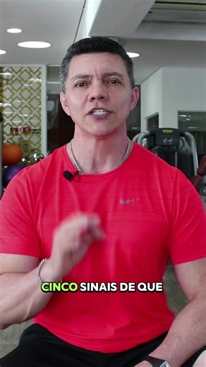 🚨 Atenção se você é sedentário! 👉 O sedentarismo pode levar a várias doenças entre elas: - Diabetes - ⁠Hipertensão - ⁠Alguns tipos de câncer - ⁠Osteoporose - ⁠Depressão - ⁠Osteopenia 🤝 Mas fique tranquilo, nunca é tarde para melhorar sua qualidade de vida. 🔴 Se você já chegou em algum destes problemas, sempre é possível melhorar suas condições de saúde com os exercícios. 🟢 E se você ainda não tem nenhum problema destes que citei acima, não espere para amanhã, prevenir é a melhor opção. Siga