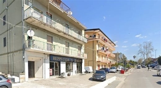 Lite finisce a coltellate nella notte di Natale, a Eboli denunciato un giovane