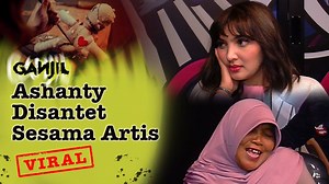 19M views · 10K reactions | Penyakit Autoimun yang diderita Ashanty rupanya ditengarai sebagaia bagian dari serangan gaib ilmu hitam. 7 Dukun dikerahkan untuk mencelakai Ashanty. Dukun santet itu ternyata disewa oleh orang dekat sesama artis yang pernah iri kepadanya. Serangan santet tersebut ingin membunuh Ashanty secata perlahan-lahan. Lantas bagiamana reaksi Ashanty saat salah satu dedemit yang bersarang di tubuhnya dipanggil Panglima Langit untuk dimediumisasi? | CumiCumi.com | Facebook