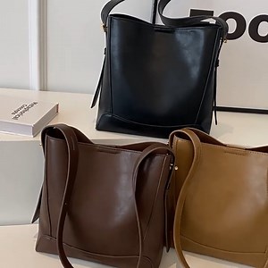 275 reactions · 35 comments | READY New Casual and versatile shoulder bag  Price : NT 550 / pc  Color Choose : Black / Dark Brown / Brown | Chao Taiwan Collection | Facebook