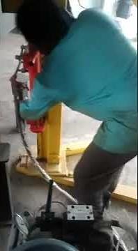 Tank Lifting using hydraulic tank jacks
