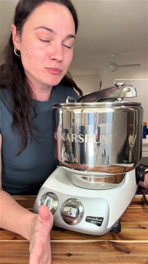 Welcome back to Baking With Ankarsrum 🤍 Next up in the series I made a cinnamon raisin loaf and this one did not disappoint. I’ve been loving my Ankarsrum Assistent mixer for dough like this — it handles enriched dough so easily and makes the whole process feel effortless. Soft, fluffy, buttery and that cinnamon swirl through the middle… so good toasted 🤍 You can now buy Ankarsrum mixers in Australia 🤍 Check out @ankarsrum_aunz to see all the colours and details. Ingredients Dough • 500 g pla