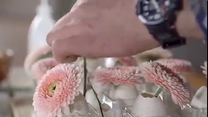 3.9K views · 105 reactions | Something nice for your easter table, smaller elements brought together to create a fun table creation... Using a nice range of different materials in a simple way can lead to something fun for the spring time season... Inspire yourself and others... | We all are the FlowerFactor. | Facebook