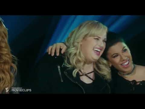 The bellas pitch perfect 3 (freedom song)