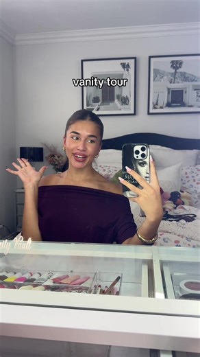 I am so obsessed with my vanity omg @Vanity Vault #vanity #vanitytour #glam #makeup #beauty