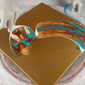 73K views · 1.4K reactions | Magic carpet rides 吏‍♂️✨ This little bloom glided in on a shimmery gold background—testing a new CA and loving the glow  | Sheleeart | Facebook