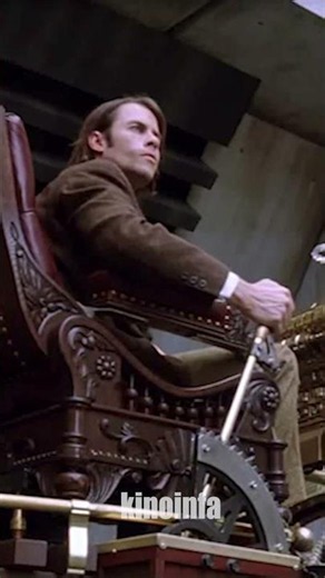 During the filming of The Time Machine, Guy Pearce insisted on