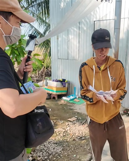 Trinh khờ chuẩn bị đi làm thì có anh trai tới tìm #tiensaigon #tsg #trinhkho | La Cà TV