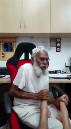 Original legendary video #original #legend #classic #viral #meme #old #man #sing Z#sugar #in #the #morning#funny .#song #muslim #halal .#haraam