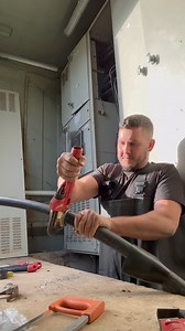 Making of this 50mm CW swa gland prior to terminating in to the panel. Sometimes it’s easier to put the gland on the cable and then install and just fit the lock nut. Not everytime but on this particular job it’s was the best solution. #electrical #commercialelectrician #sparkylife #electrical #electrician #milwaukee #milwaukeetools #construction #spark #ukelectrician #electricalhacks | Theo Webster