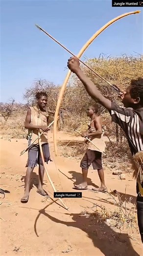 O Mestre da Camuflagem: Emboscada de Leopardo e Habilidades de Caça Ancestrais)