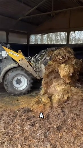 9.5K views · 19 reactions | This loader clears tons of manure effortlessly, turning a dirty job into a clean process. #FarmWork #Efficiency #Engineering | Factory Monster | Facebook