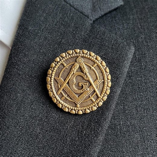 Square and Compass Round Masonic Lapel Pin | Antique Brass Freemason Pin | 1 Inch Fraternal Jacket Hat Tie Pin - Etsy