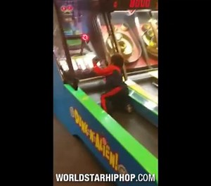 Where Are His Parents? Lil Kid Runs Sh!t In This Chucky Cheese!