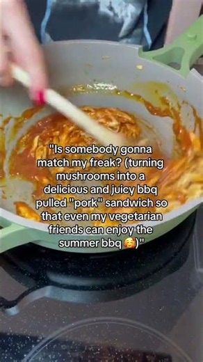 ⚠️How to make the VIRAL Mushroom Pulled ""Pork"" Sandwich..."