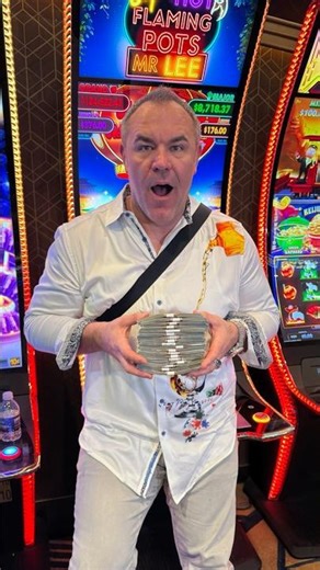 CASINO PAID ME IN CASH.... #casino #slots #gambling #jackpot