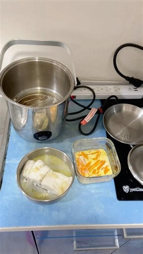 【Zero Skill Kitchen 零廚藝料理食堂】#蒜香鱸魚 #紅蘿蔔蛋 #用便當盒做菜 #一鍋到底 #一鍋二菜 #電鍋料理 #懶人料理 #午餐#Easy Rice Cooker Recipes