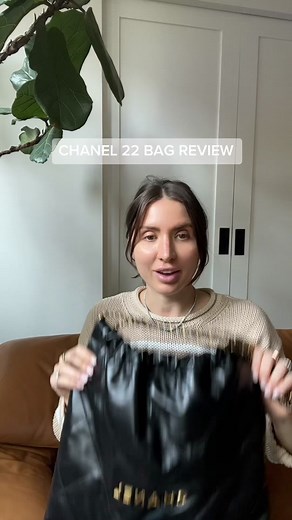 Chanel 22 bag review. (This is a size M) Way better than I anticipated. I am so excited about it. The perfect more or schlep bag- that still makes you feel very put together. #chanel22bag #chanelbagreview #luxuryfashion #luxurybags