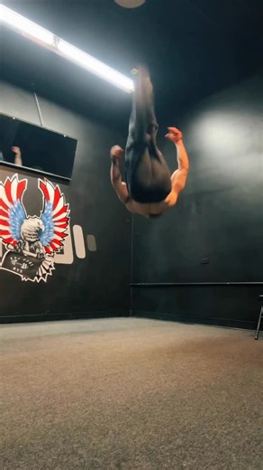 Jake “LATMAN” Leonard | LATMAN’s Victory Royale • Code “LATMAN” @youngla @ghostlifestyle @bxactiv #latman #wings #vibes | Instagram