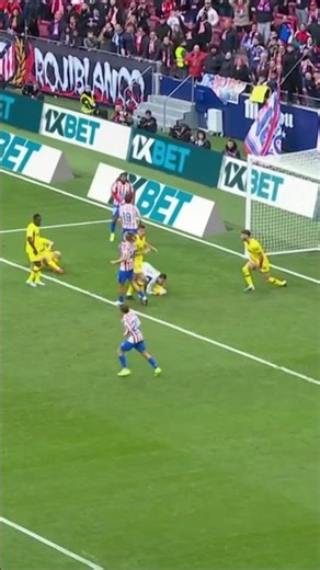 ¡UN ARCO EMBRUJADO! NO SE PUEDE CREER LO QUE ERRARON LOS JUGADORES DEL ATLÉTICO DE MADRID | #Shorts