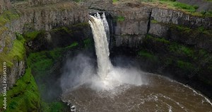 Zoom In to Waterfall at Palouse Falls Washington Tourist Viewpoint Stock Video