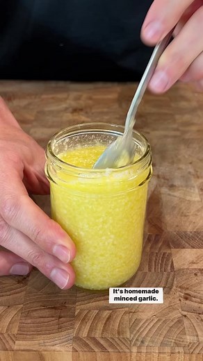 1M views · 10K reactions | 龍 Garlic 龍 ✅ will last 2 weeks in the fridge ✅ flavor is unreal, not strong or overpowering at all ✅ won’t burn in the pan like fresh minced garlic would | BobbyParrish | Facebook