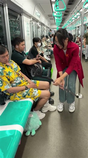 Quiet Kindness Moment #NhiReal2 #Kindness #trainlife #empathy