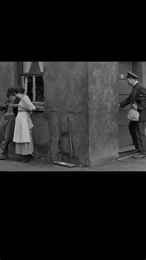 Charlie Chaplin classic silent comedy clips
