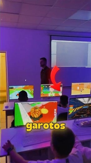 Eles estavam jogando na aula 😄
