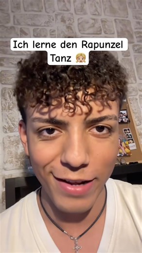 I'm learning the Rapunzel dance 👧🏼🕺🏽 #piano #tiktok