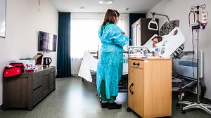 Verzorgenden voelen zich aangevallen door Van Dissel