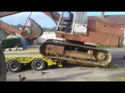 accident de chargement pelleteuse poclain MC100L