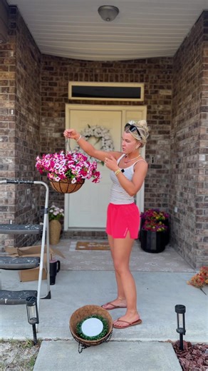 Summer Flowers & Front Porch Decor Ideas