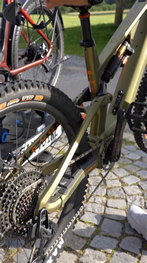 ACPS Automotive/ORIS on Instagram: "With our ORIS TRACC FIX4BIKE® bike carrier, up to 3 bikes can be transported with the FIX4BIKE® towbar of your car. The bike carrier impresses with its quick installation, maximum safety and a high payload of up to 60 kilograms. #bikecarrier #bike #ebike #ORIS"