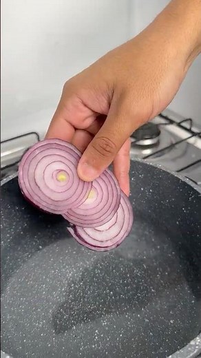Boil Red Onion in Water and See What Happens! 🧅💧✨