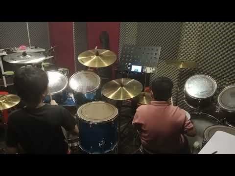 Stefan & Wan play "Radioactive" together