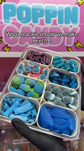 @poppincandyofficial on Instagram: "🫐🔵Let’s make a BLUEBERRY VS BLUE RASPBERRY Snackle Box!🔵🫐 #instagood #viral #satisfying #asmr #explorepage #candies #funny #platter"