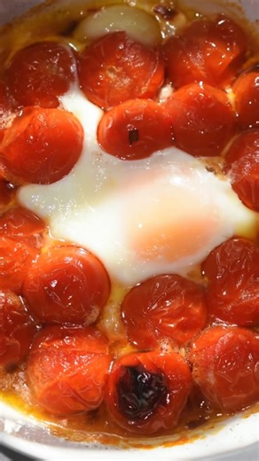 Eggs in purgatory with fresh tomatoes for a bold and comforting dish