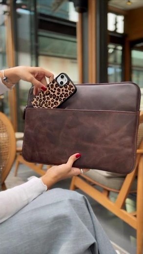 Awe Slim Leather Laptop / Tablet Bag