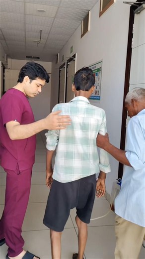 Dr. Nazrul Hasan making his IPD rounds, proving that great medicine starts with great communication.