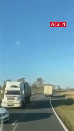 QUISO PASAR A UN CAMIÓN Y TERMINÓ EN ACCIDENTE