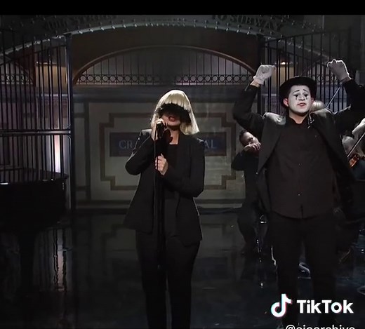 Sia Stunning Performance of Chandelier on SNL