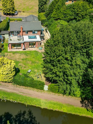 ✨ PRESTIGIOUS FAMILY HOME | LYMM ✨ 💷 £1,125,000 📍 Crown Green, WA13 Tucked away in a quiet cul-de-sac and backing directly onto the Bridgewater Canal… this one is special 👀 🌿 South-facing garden 🌳 Canal views Woodland Trust land beyond 🎳 Open views over Crown Green Bowling Club & the Northern Hills 🛏️ Luxury principal suite ✨ Walk-in wardrobe ✨ Ensuite ✨ Private balcony with glass balustrade & canal views 🔥 Dual-aspect log burner lounge 🌞 Flowing into a versatile garden room — perfect a