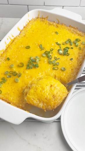 🌽Paula Deen Corn Casserole recipe with Jiffy cornbread mix is soft and fluffy, sweet and decadent, crazy easy to make, and only 6 ingredients. Classic side dish for Thanksgiving and Christmas. #corncasserole #cornpudding #spoonbread #scallopedcorn #pauladeenrecipes #thanksgivingsidedishes | Midwestern HomeLife