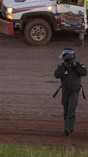 Tempers can get high after a caution 😤 | Dirt Race Central