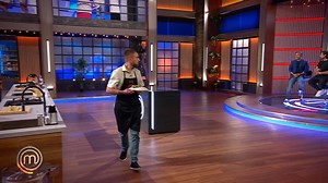 75K views · 1.8K reactions | Începe jurizarea! Chefii degustă preparatele cu homar, limbi de rață și miel. Cine este surpriza serii. ”E cea mai slabă farfurie!” --- https://pro-link.ro/tMm | MasterChef Romania | Facebook