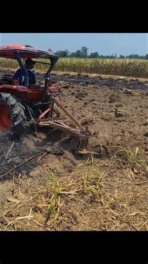 5.3K views · 39 reactions | jo lali mik sek ben kuat ngadepi kenyataan bolo 藍 #traktor Kubota L4018 | Sai | Facebook